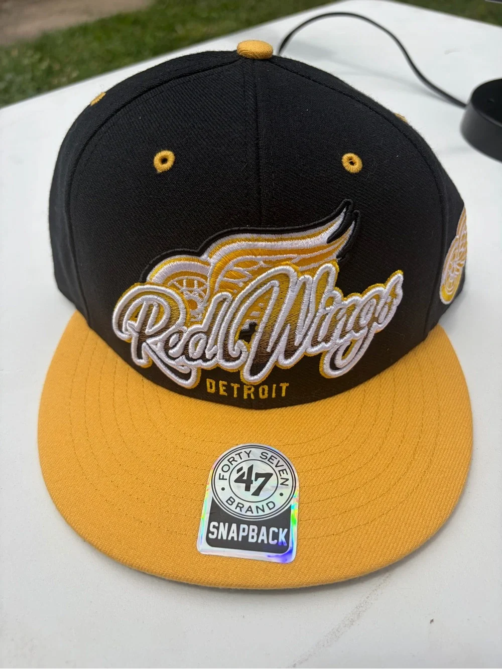 Detroit Red Wings '47 Snapback Hat - Black & Gold